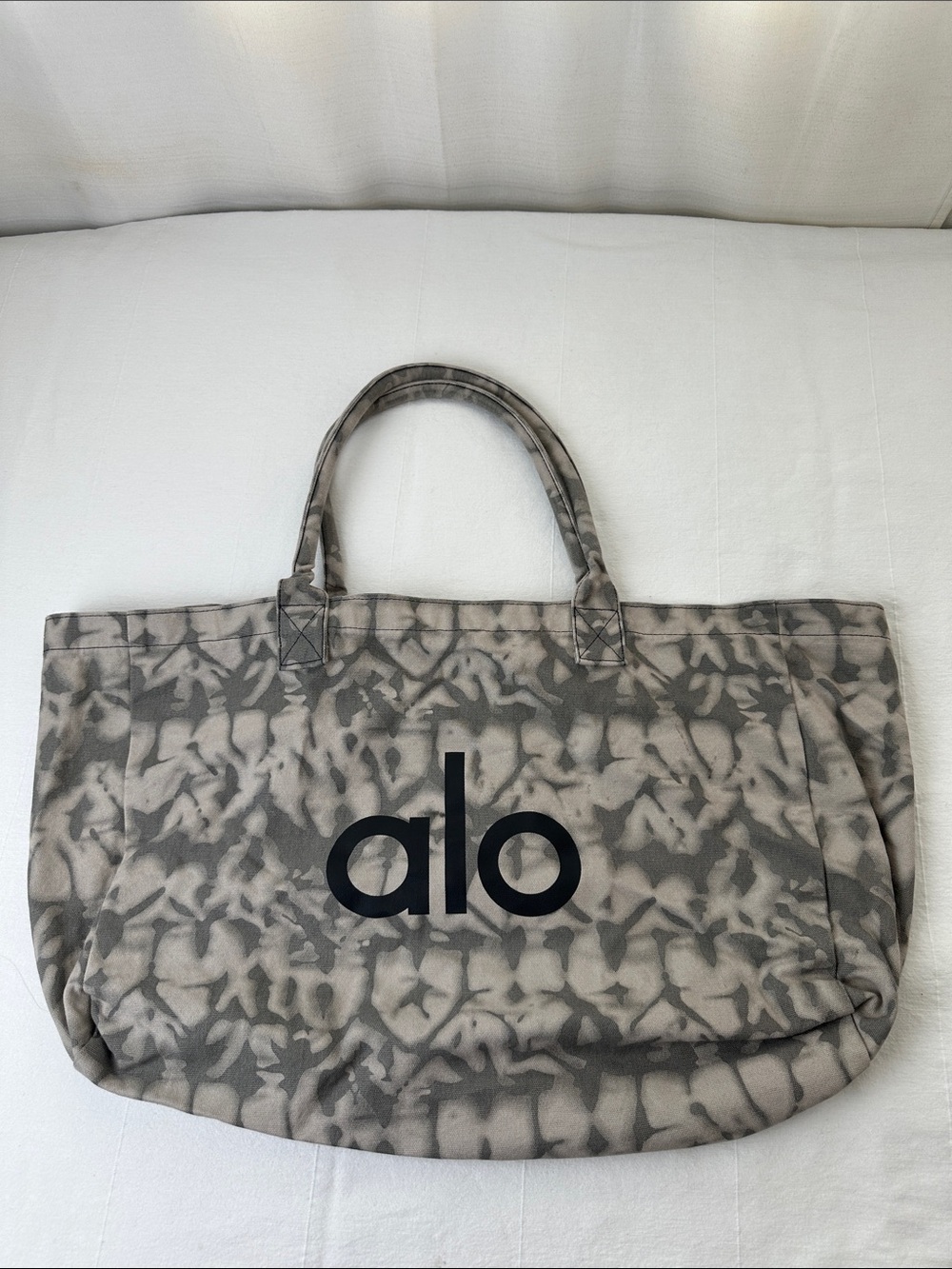 ALO Yoga Tie-Dye Canvas Tote in Gray and Cream